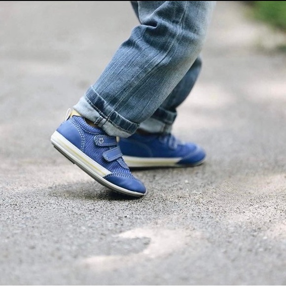 HIPFOX Bennett Blue Athletic Style
Infant Shoe Sized 12 Months. - Picture 8 of 9